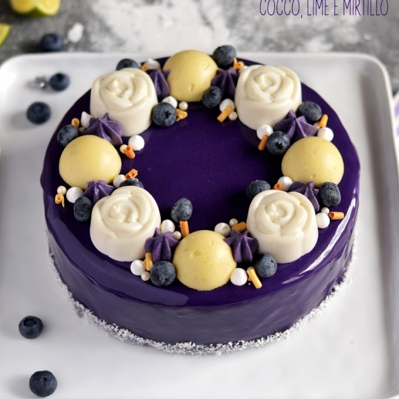 Entremet cocco, lime e mirtillo