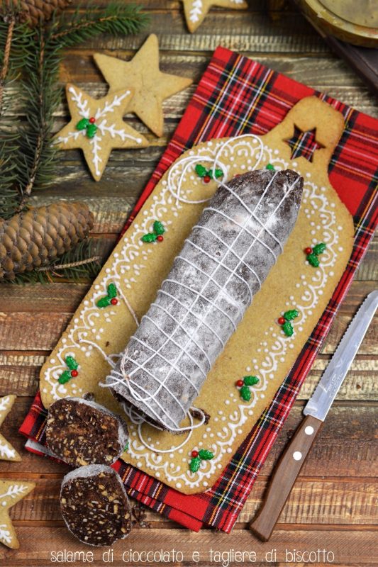 Salame di cioccolato e tagliere di biscotto