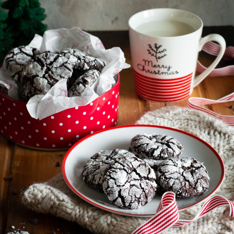 Crinkle cookies al cioccolato morbidissimi (senza burro)