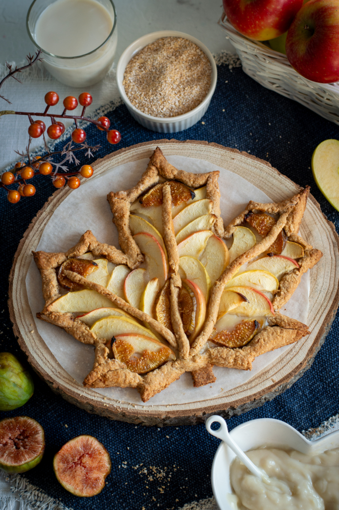 Galette “foglia” alla crusca con crema all’avena e frutta