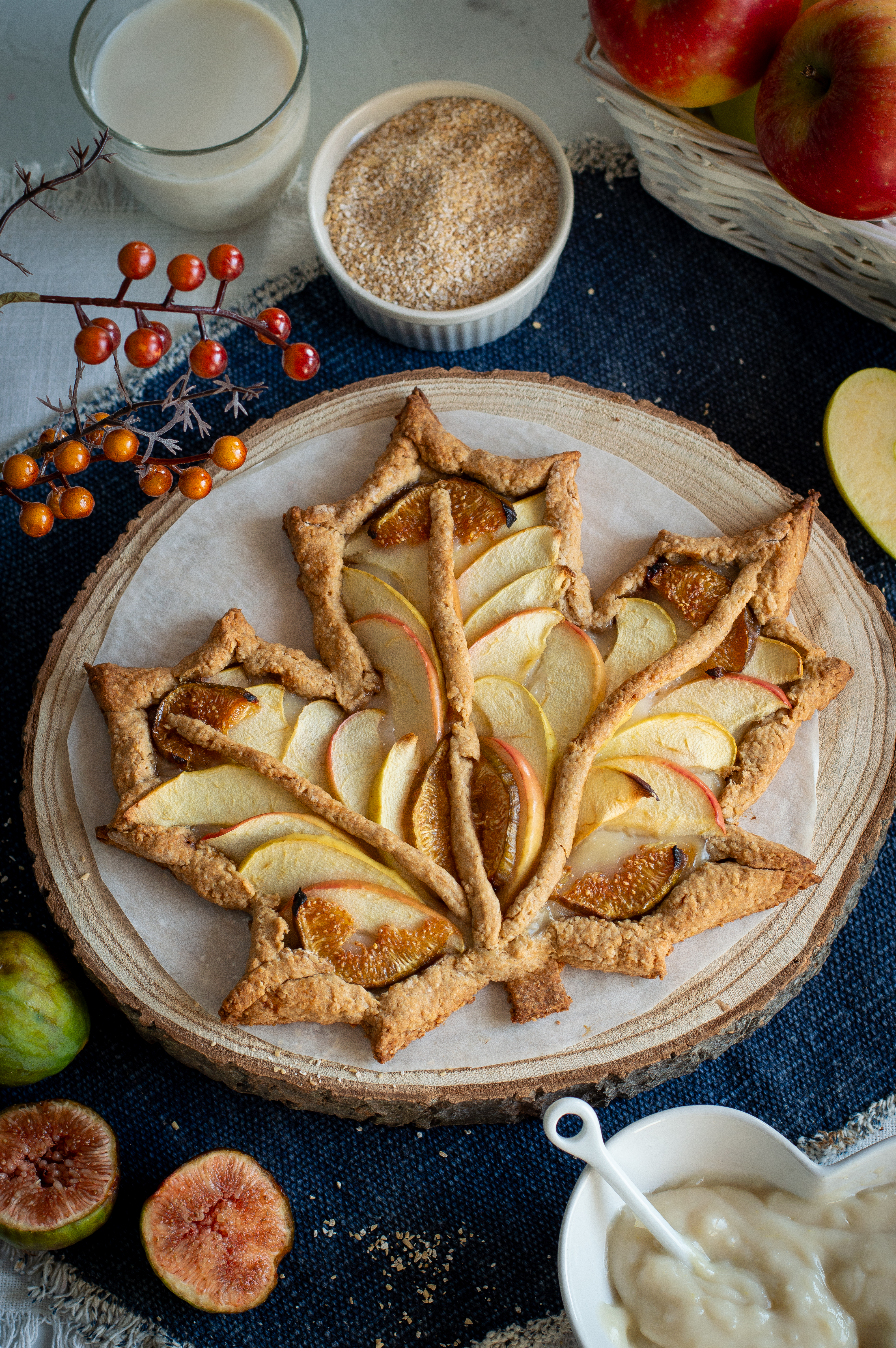 Galette “foglia” alla crusca con crema all’avena e frutta